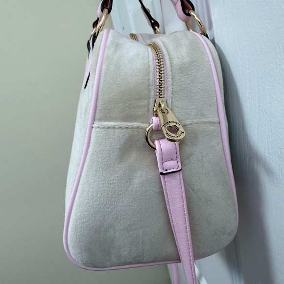 NWT Juicy Couture Juicy Kingdom Bowler in Sandstone and Pink - Picture 3 of 5